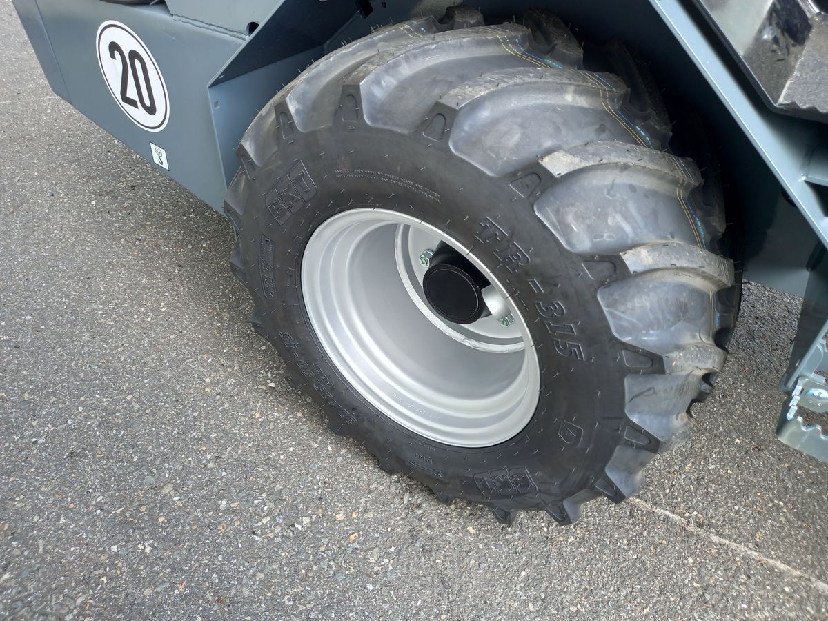 Giant G2700 HD