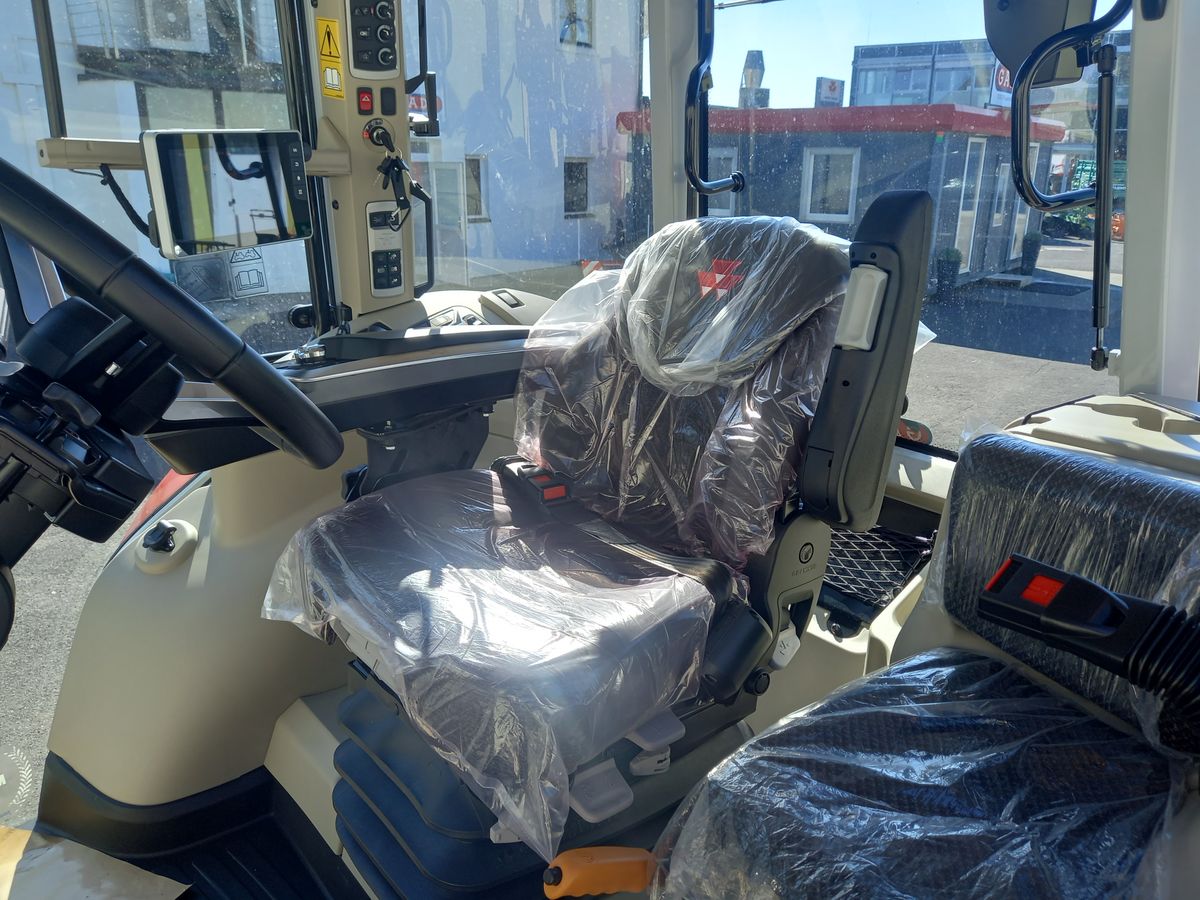 Massey Ferguson MF 5S.115 Dyna-6 Exclusive