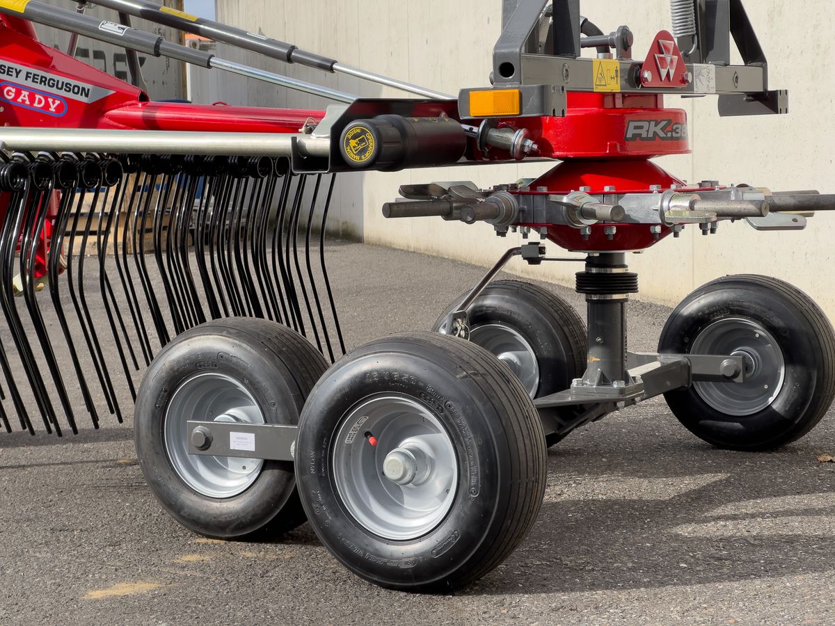 Massey Ferguson RK381DN SCHWADER