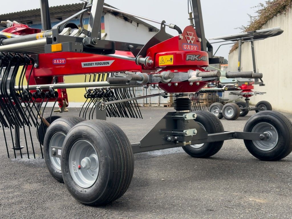 Massey Ferguson RK421DN SCHWADER