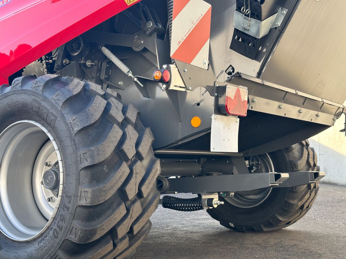 Massey Ferguson RB4160V Xtra RUNDBALLENPRESSE