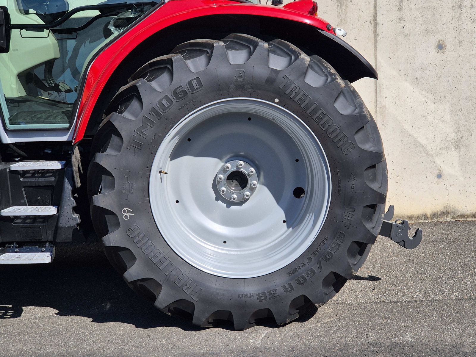Massey Ferguson MF 5S.145 Dyna-6 Exclusive