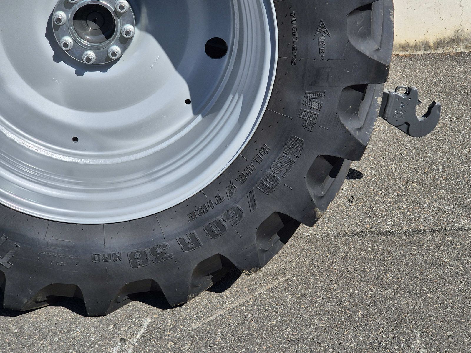 Massey Ferguson MF 5S.145 Dyna-6 Exclusive
