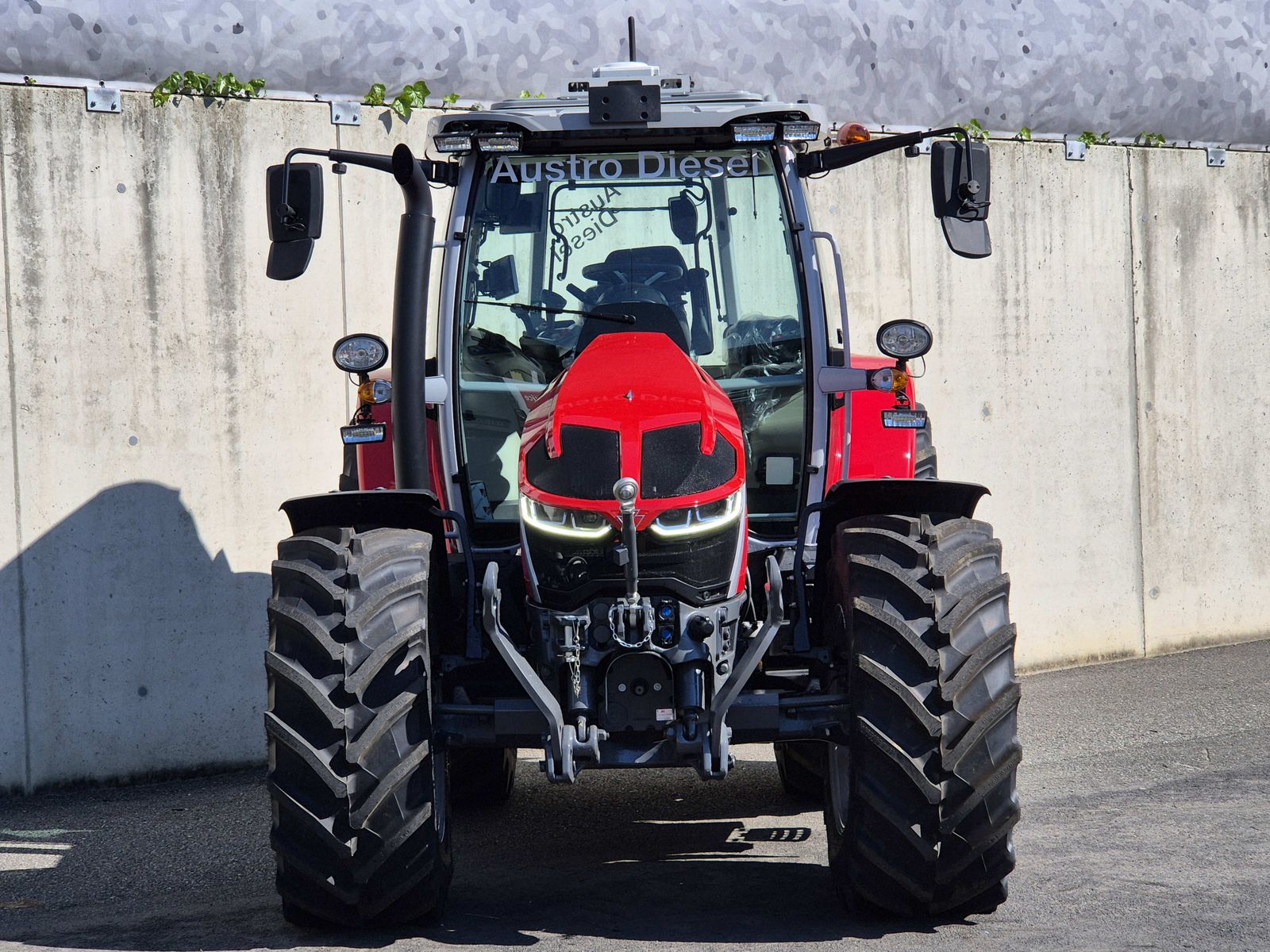 Massey Ferguson MF 5S.145 Dyna-6 Exclusive