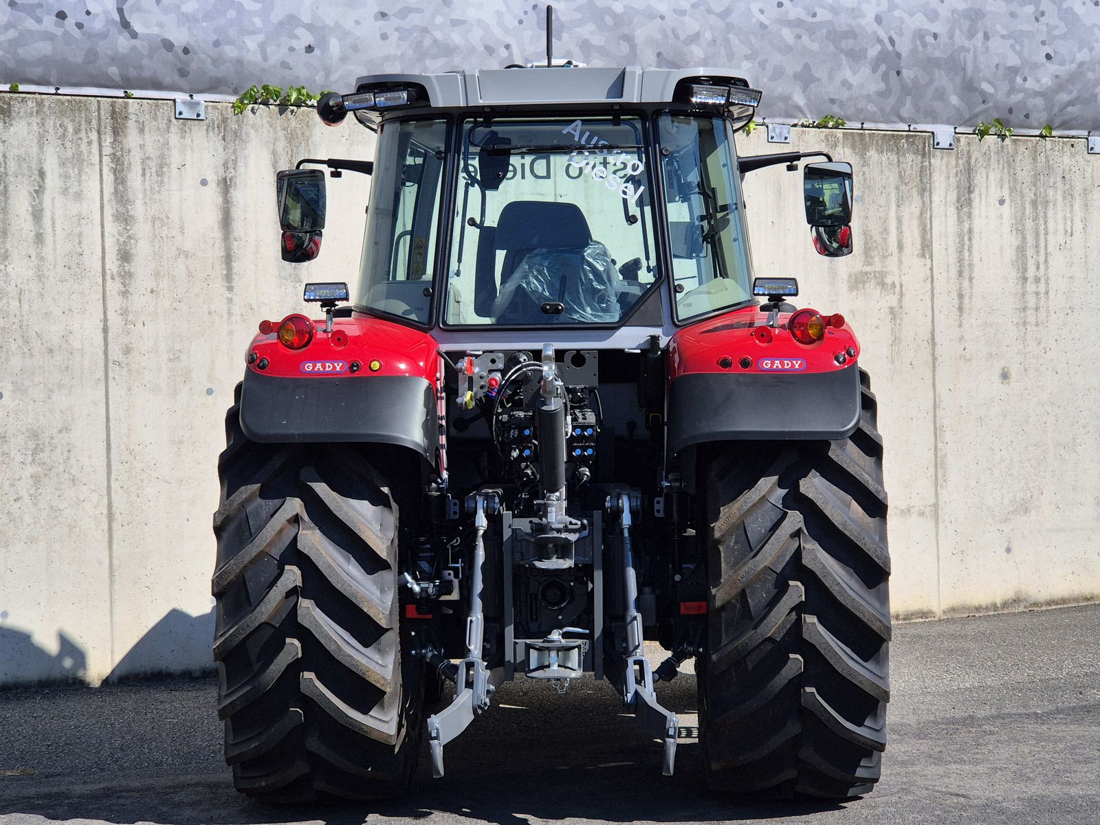 Massey Ferguson MF 5S.145 Dyna-6 Exclusive