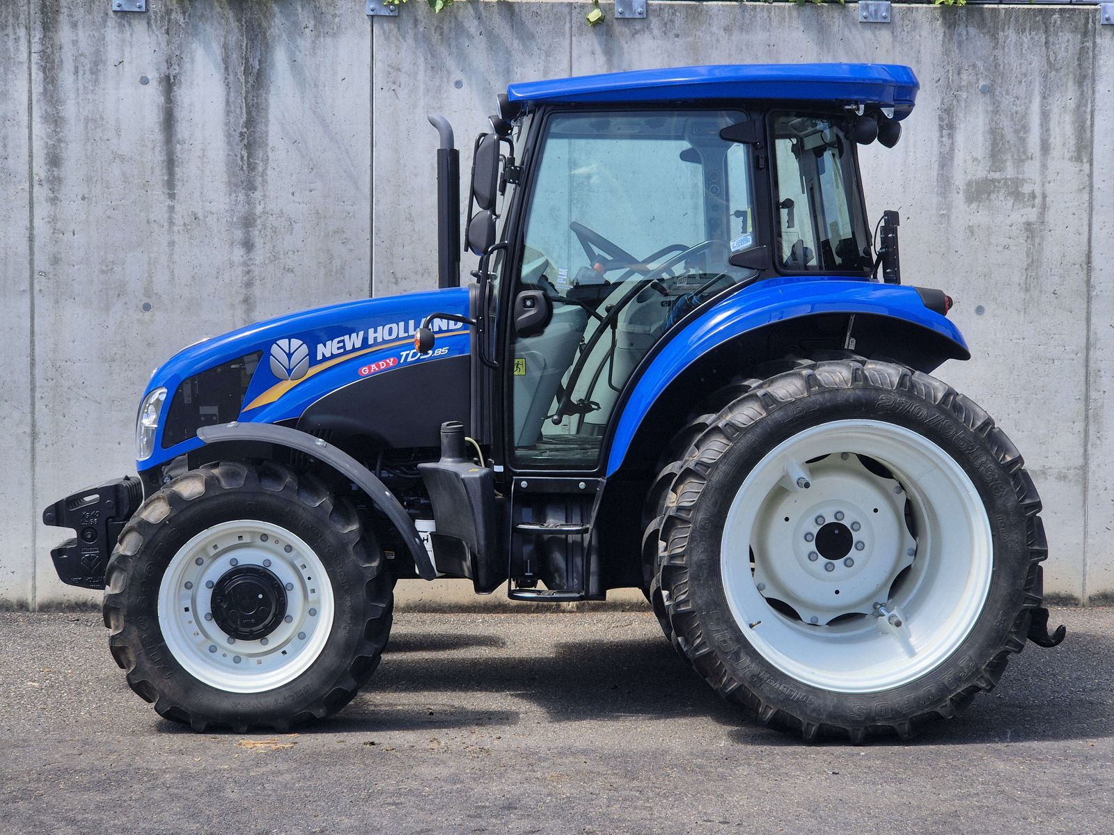 New Holland TD5.85 (Tier 4A)