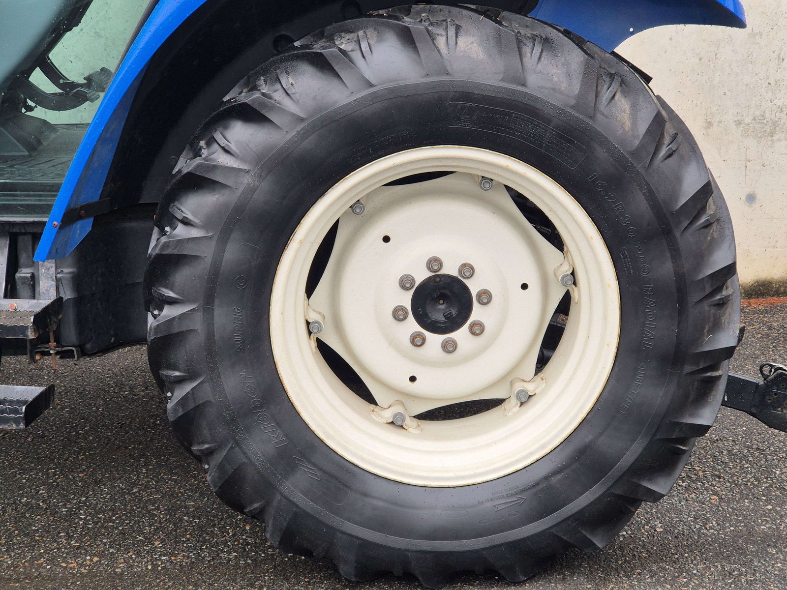 New Holland T5030