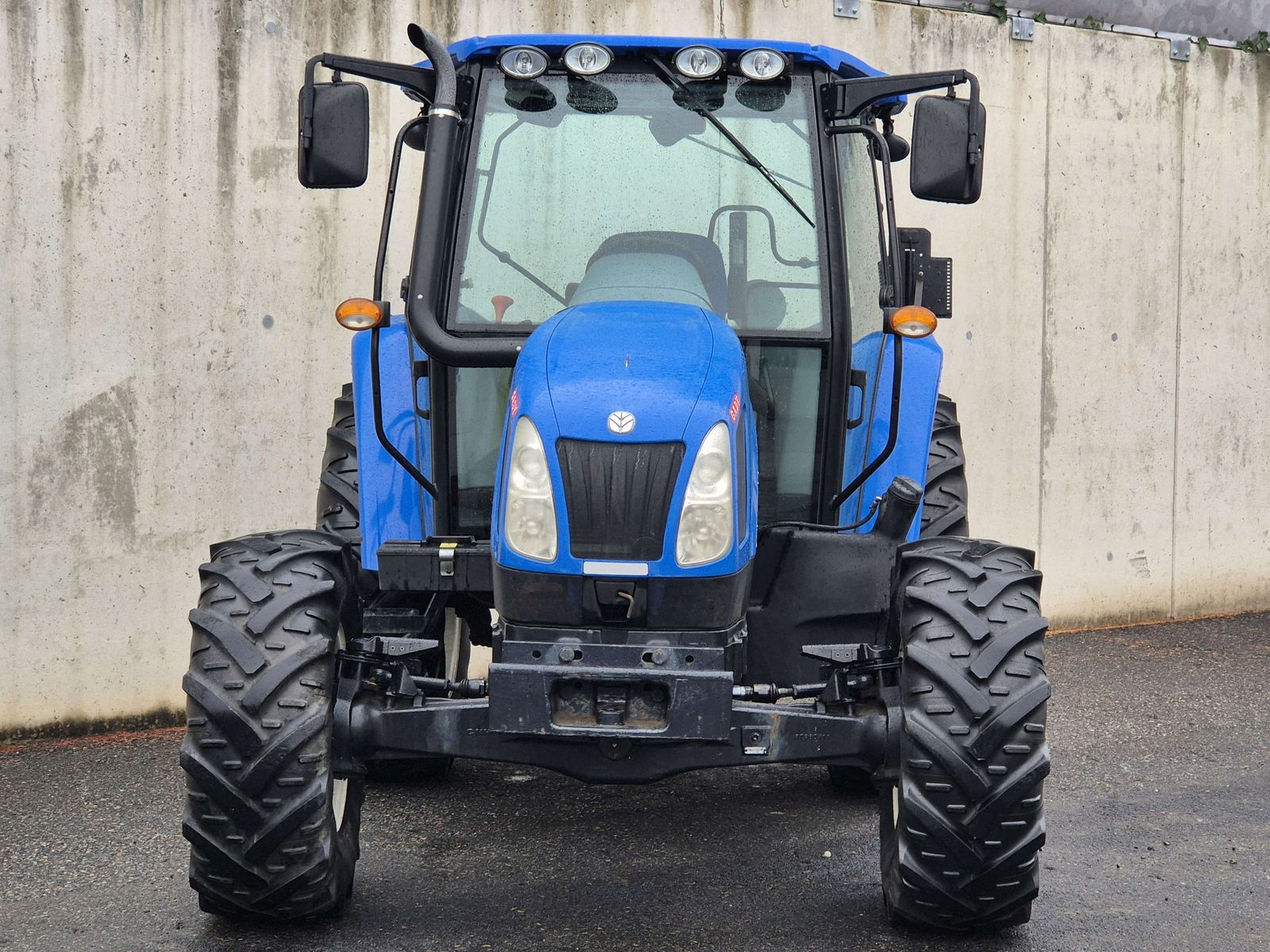 New Holland T5030