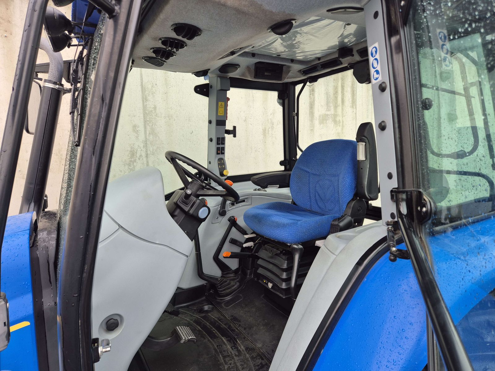 New Holland T5030