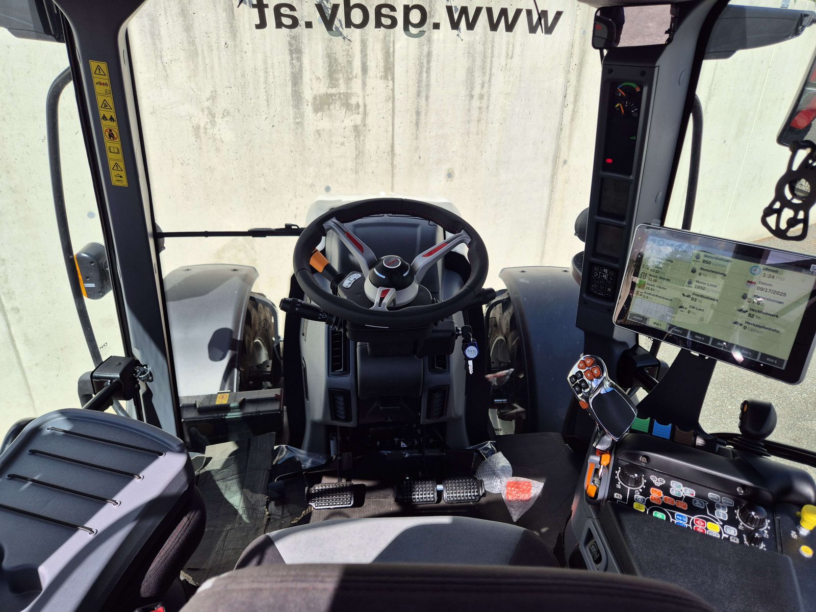 Steyr 6150 Profi CVT (Stage V) 