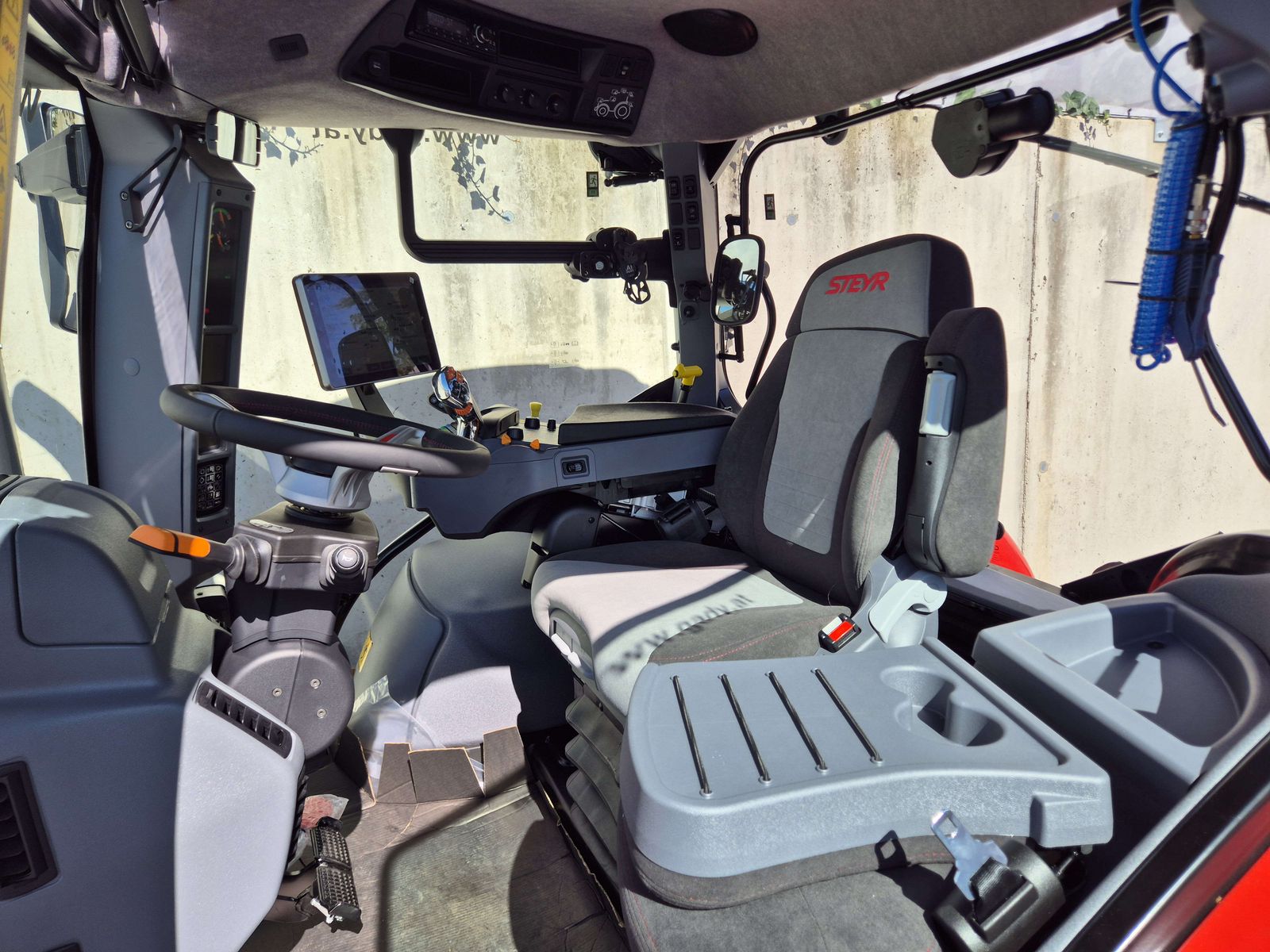 Steyr 6150 Profi CVT (Stage V) 