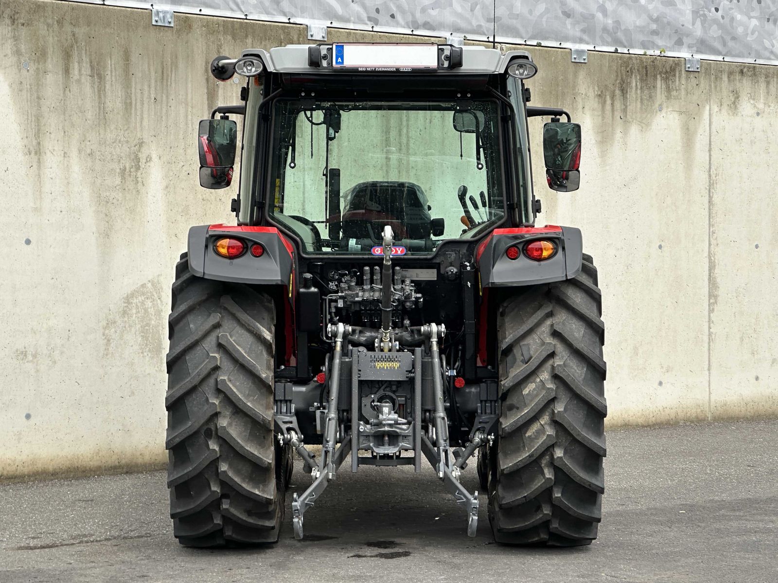 Massey Ferguson MF 4710 M Dyna-2 Kabine