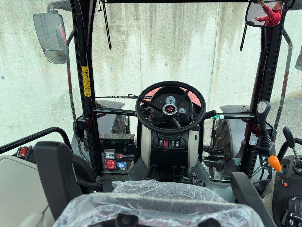 Massey Ferguson MF 4710 M Dyna-2 Kabine