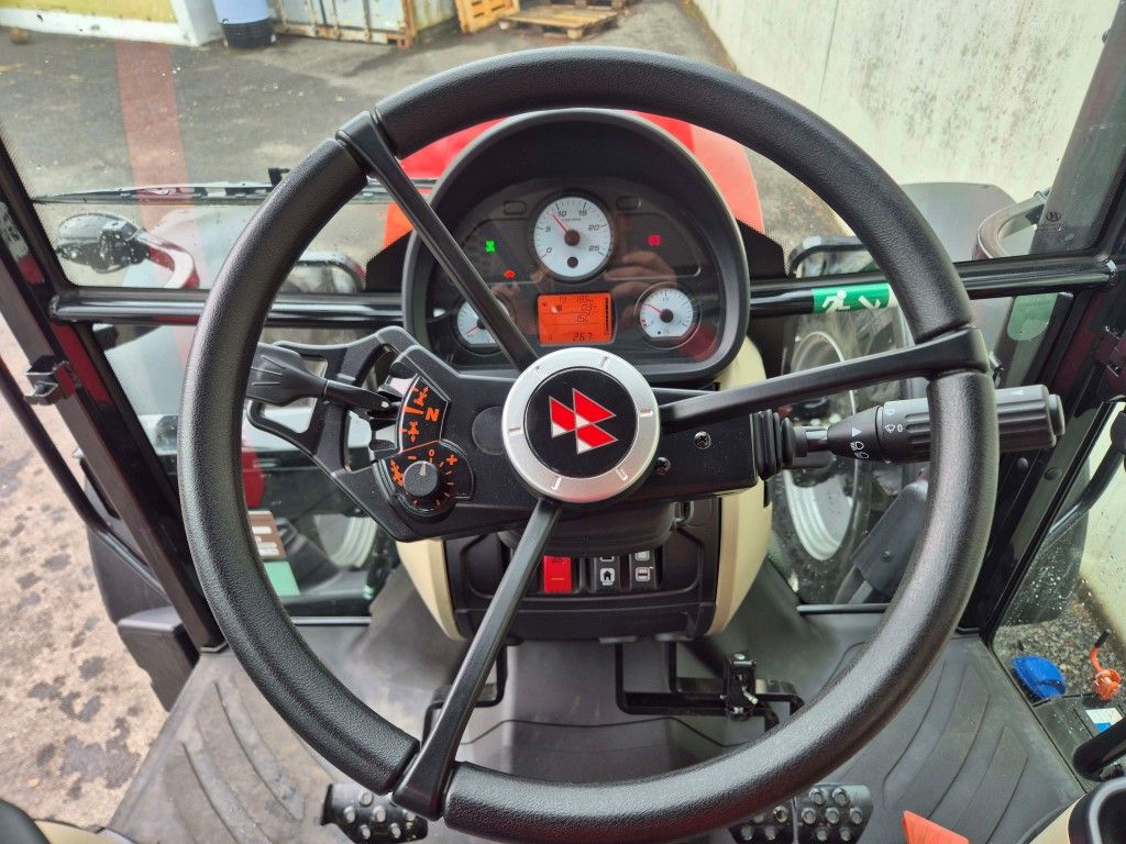 Massey Ferguson MF 4708 M Dyna-2 Kabine