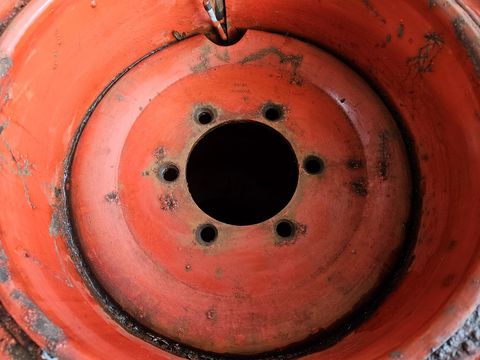 Vredestein  20.0/70-20 auf 6-Loch Felge