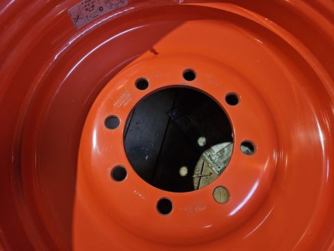 Sonstige Felgen TW18Lx28 8-Loch zu Claas Lex, Tuc, Trion