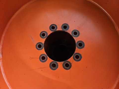 Sonstige W15Lx28 10-Loch zu Lexion 4/5/6 mit Allrad