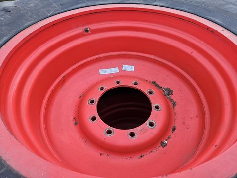 Michelin 710/75 R34 Michelin auf Felgen 10-Loch