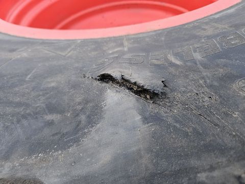 Michelin 710/75 R34 Michelin auf Felgen 10-Loch