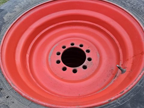 Trelleborg 500/60-26.5 auf Felgen 10-Loch zu Lexion/Tucano