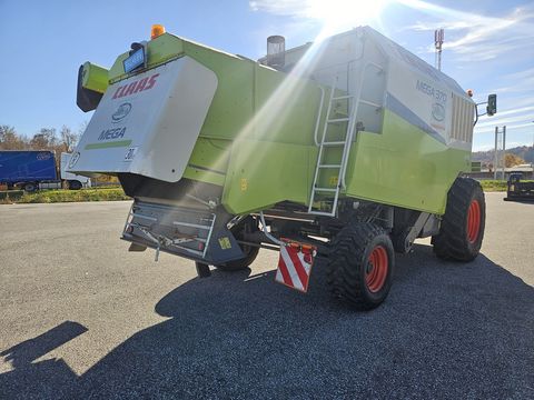 Claas Mega 370