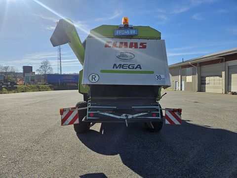 Claas Mega 370