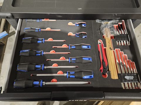 Sonstige CLAAS Farm Parts Werkzeugwagen mit KS Tools