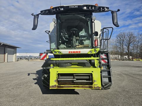 Claas Trion 530