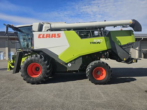 Claas Trion 530