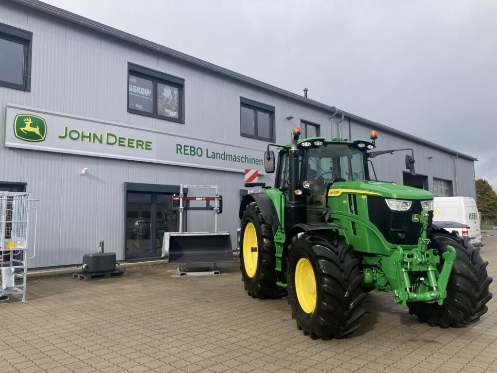 John Deere 6M240 2