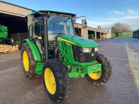 John Deere 5075E