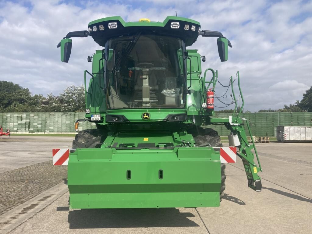 John Deere T5 700 MY25 3