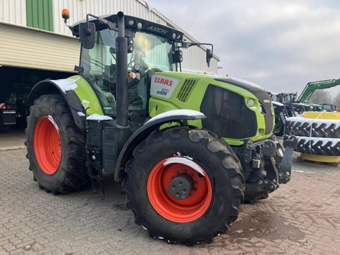 CLAAS AXION 870