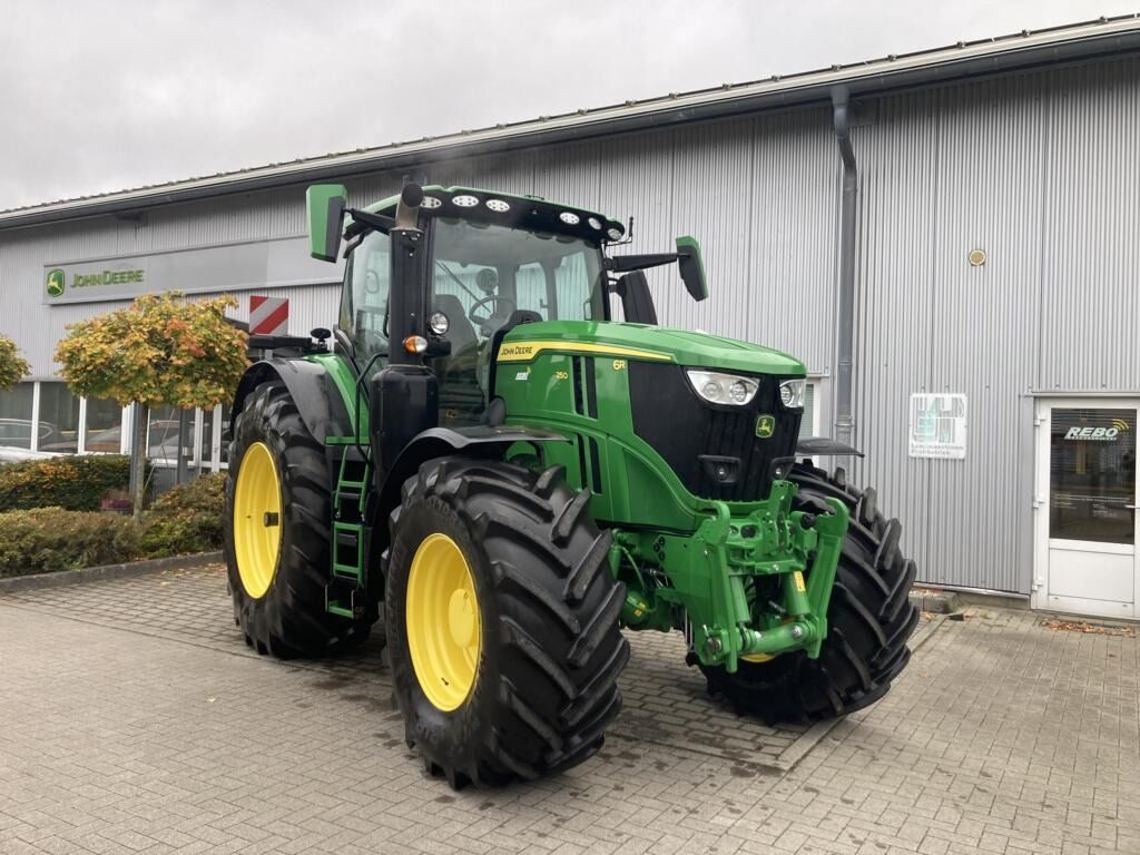 John Deere 6R250 1