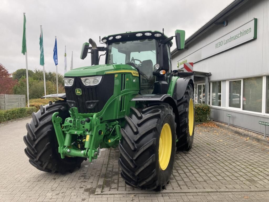 John Deere 6R250 3