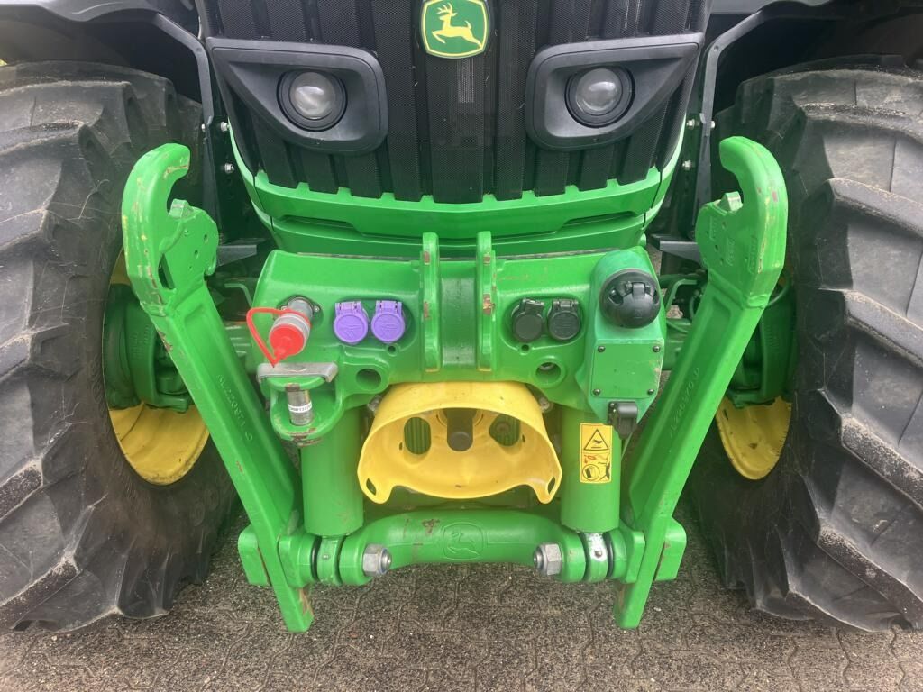 John Deere 6130R 3