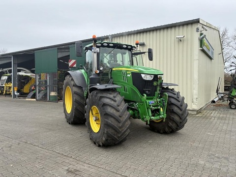 John Deere TRAKTOR 6215R