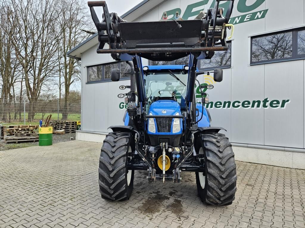 New Holland T6.140 Electro Command  3