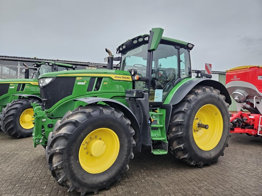 John Deere 6R215 1