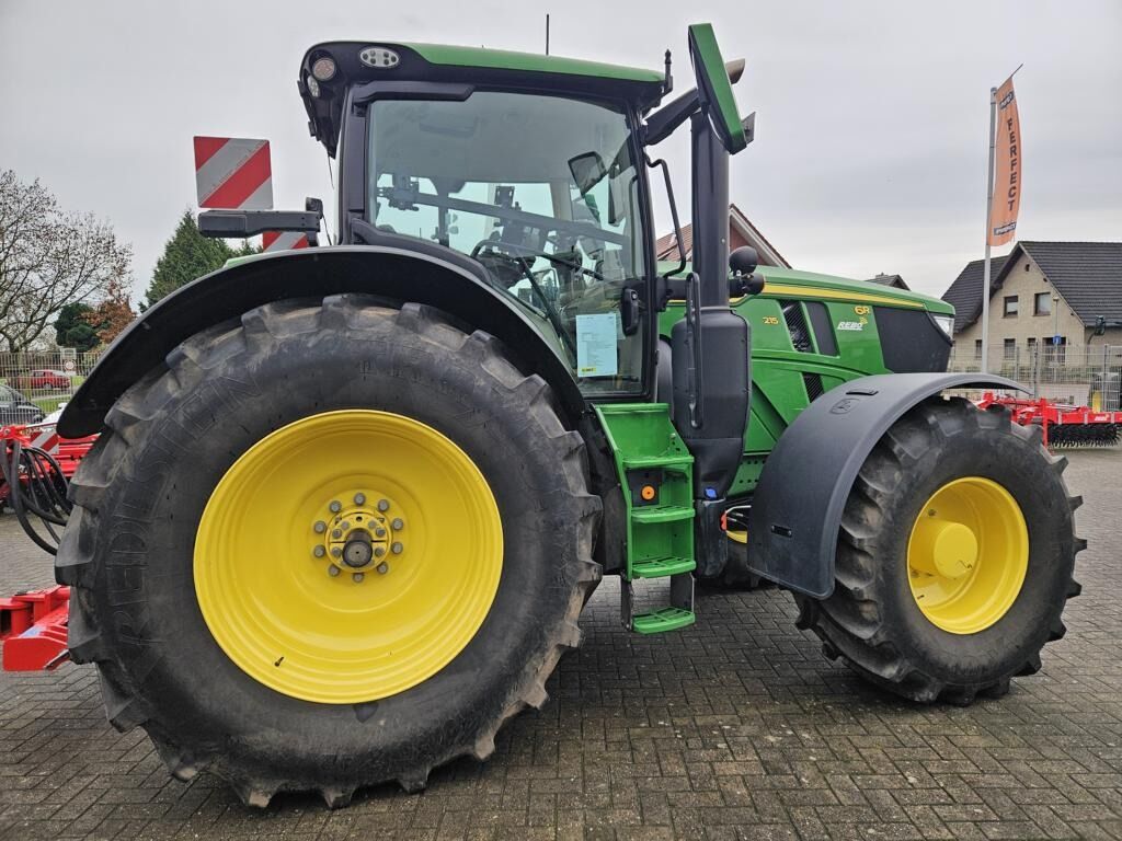 John Deere 6R215 3