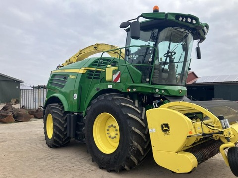 John Deere 8300