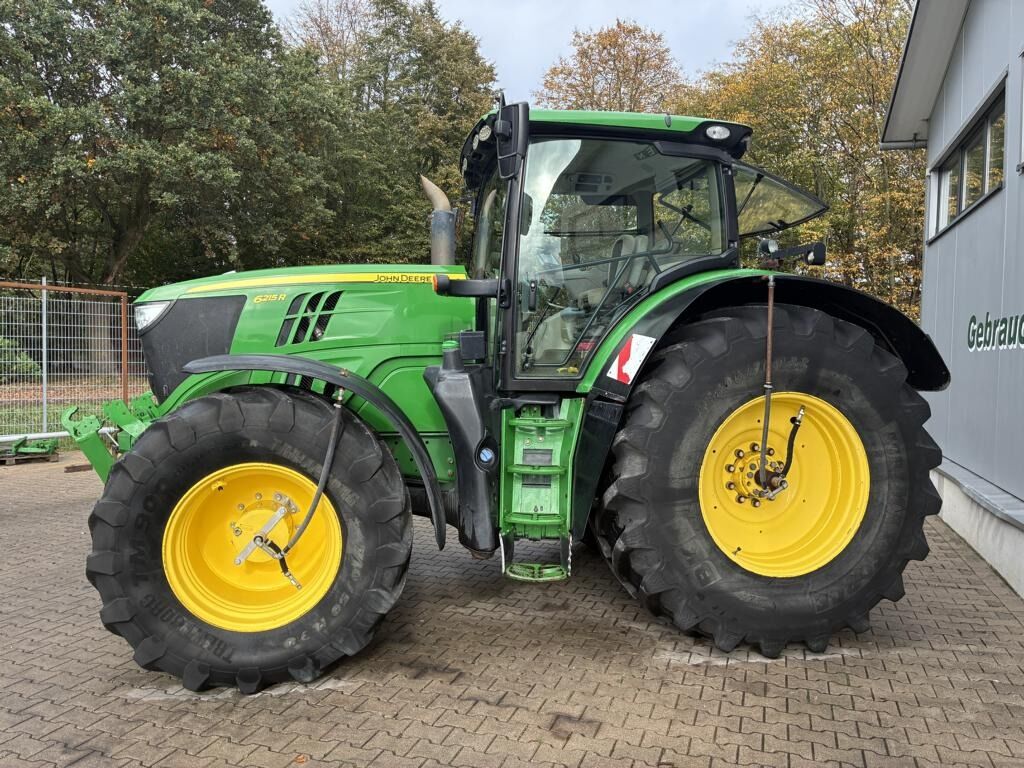 John Deere 6215R 3