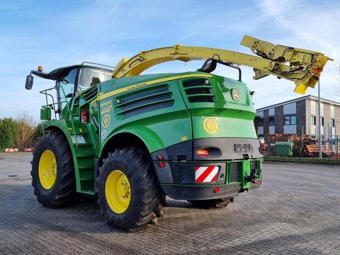 John Deere 8800