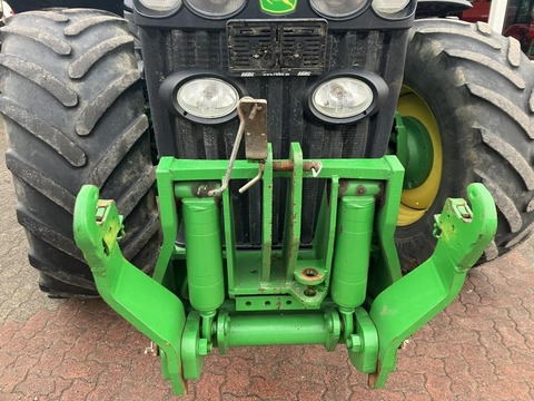 John Deere 8320R