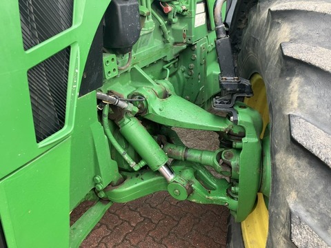 John Deere 8320R