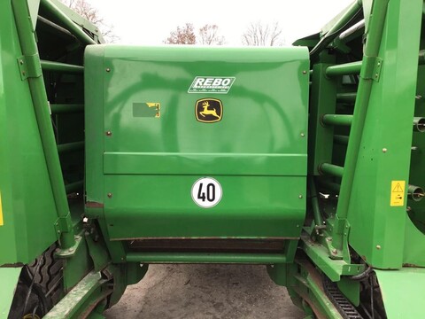 John Deere 744 KOMBI-RUNDBALLENPRESSE