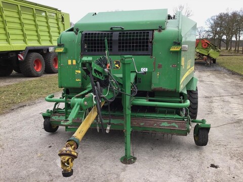 John Deere 744 KOMBI-RUNDBALLENPRESSE