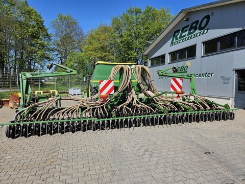 John Deere 740A