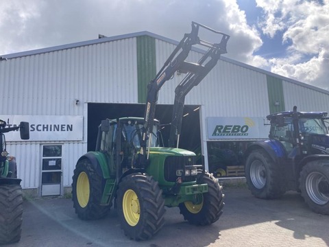 John Deere 6520