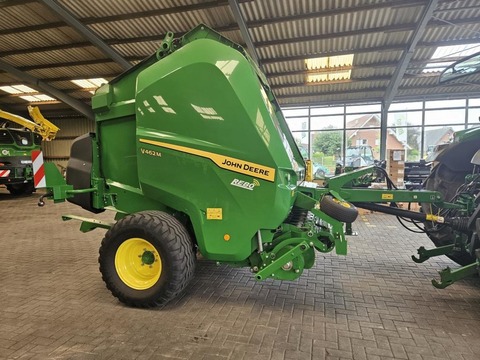 John Deere V462M